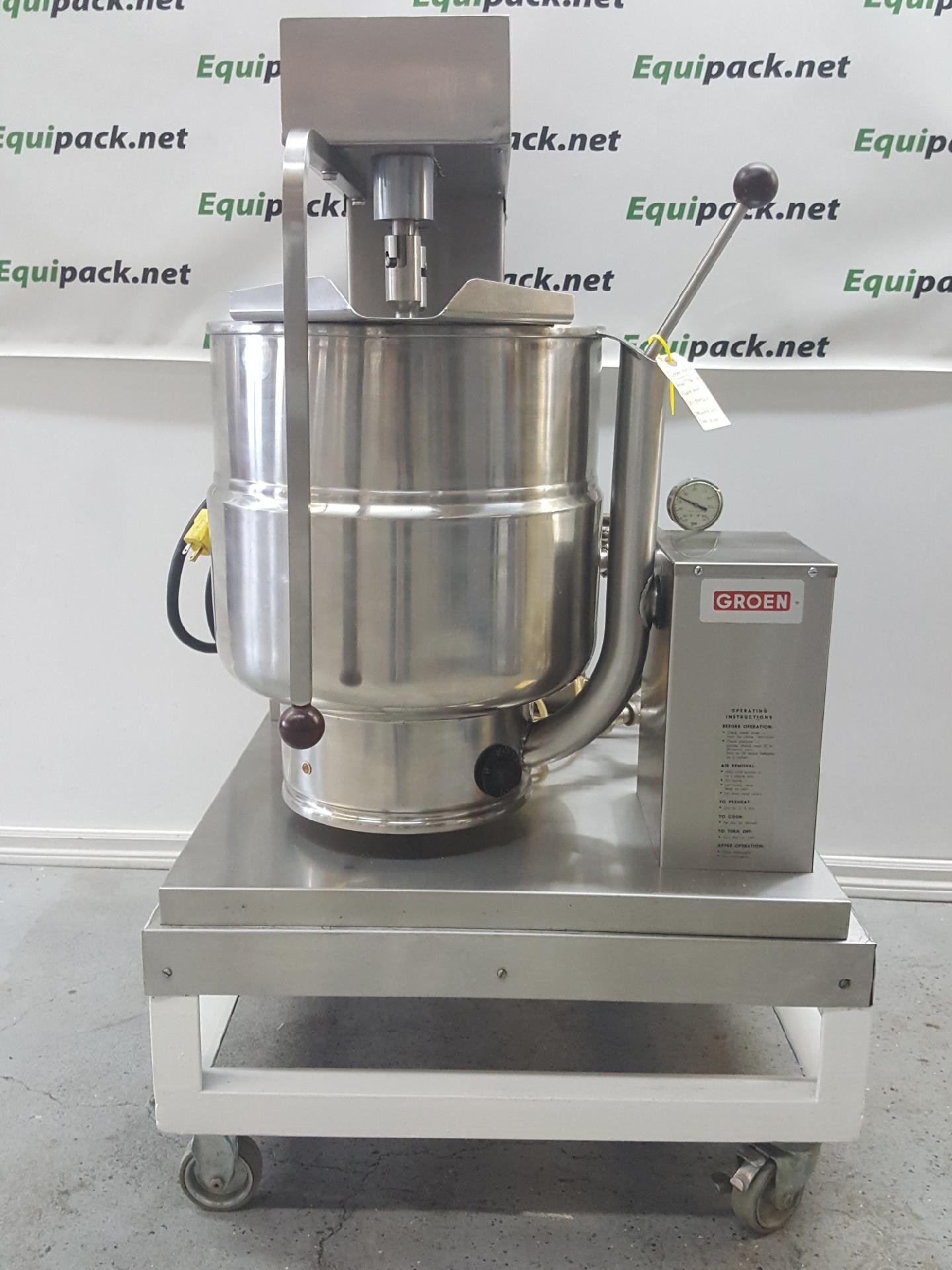 GROEN kettle 40lit 115volts (electric panel) 208volts motor drive. Self contained. Double Motion